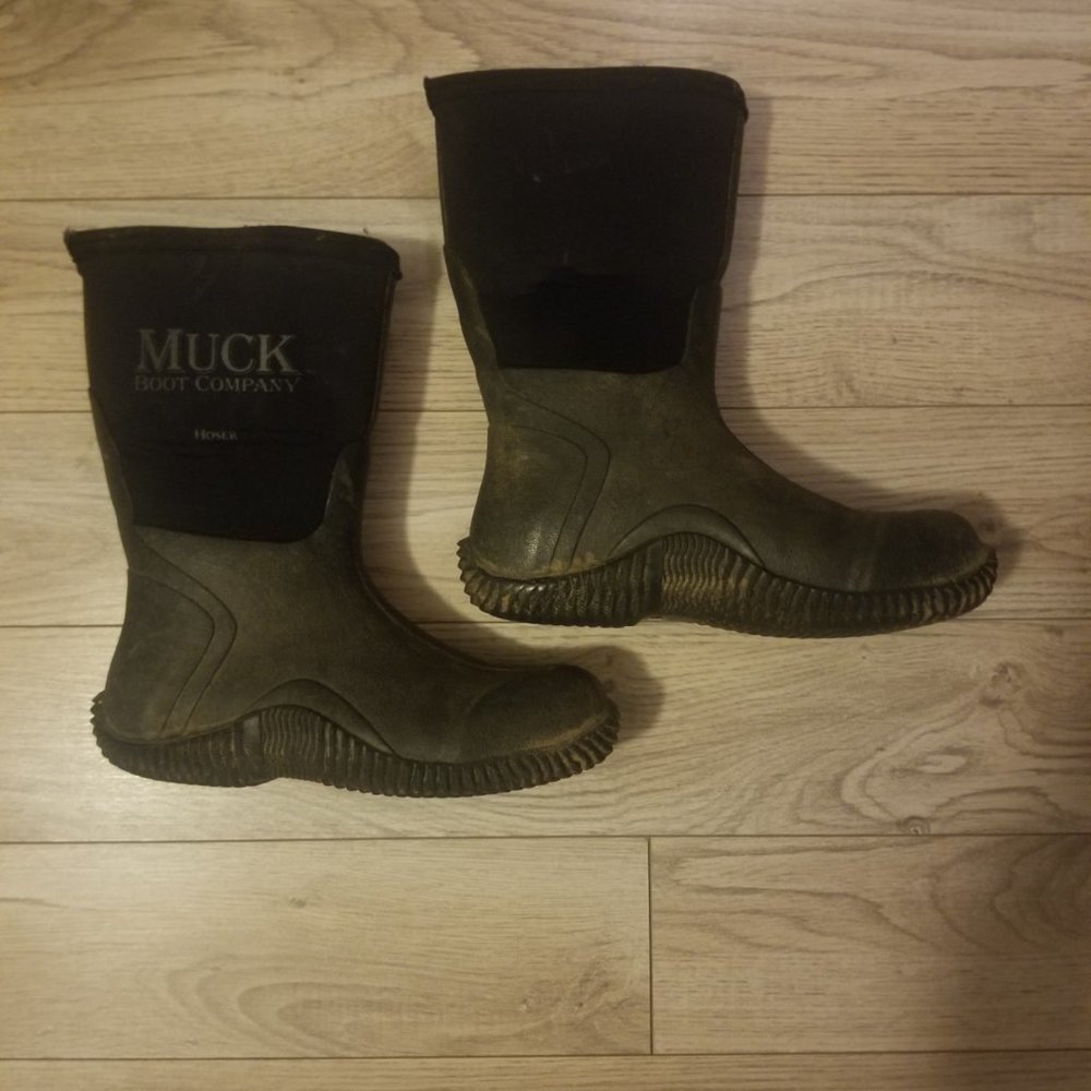 muck boots sz 6.5